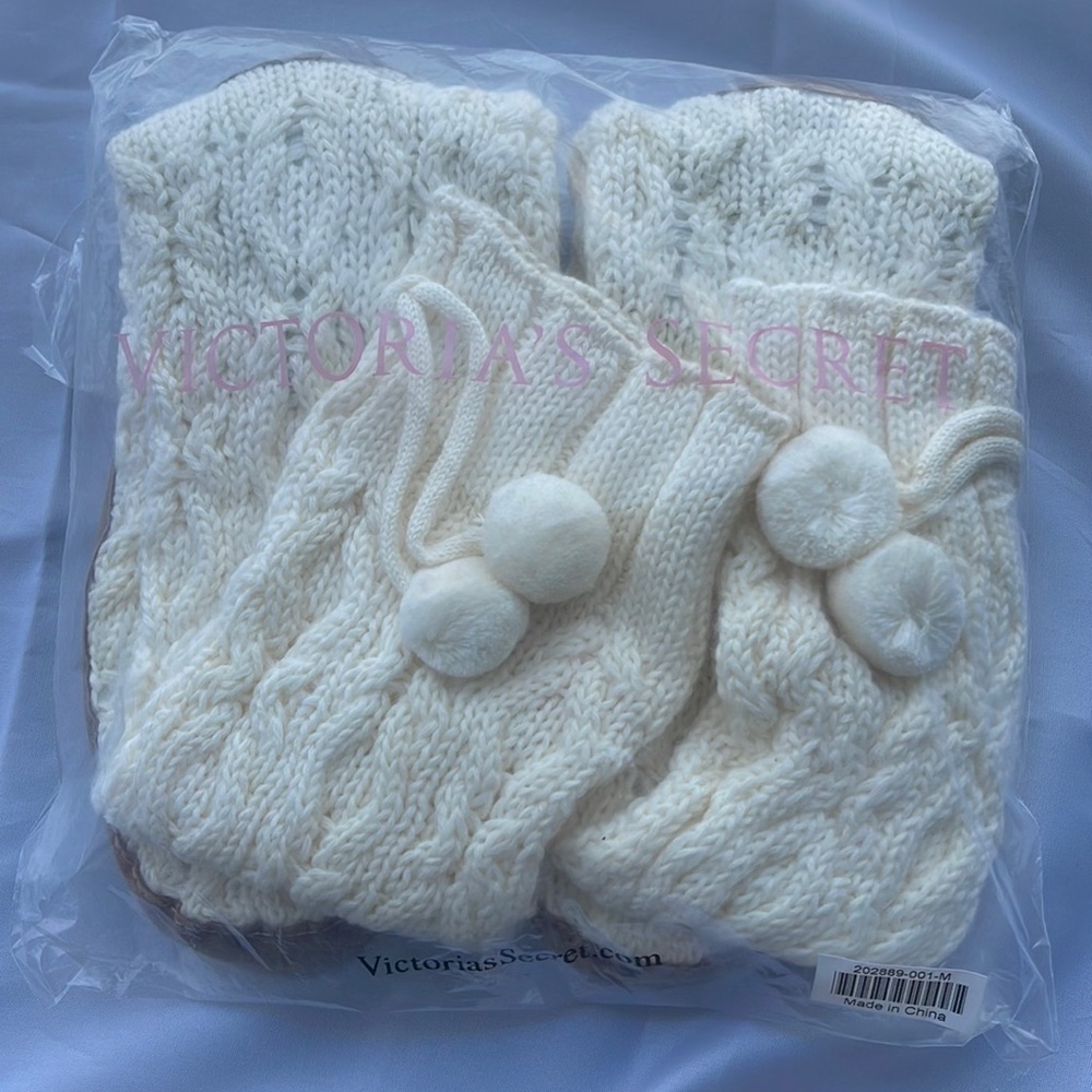 Victoria Secret white sweater boots size medium NWT